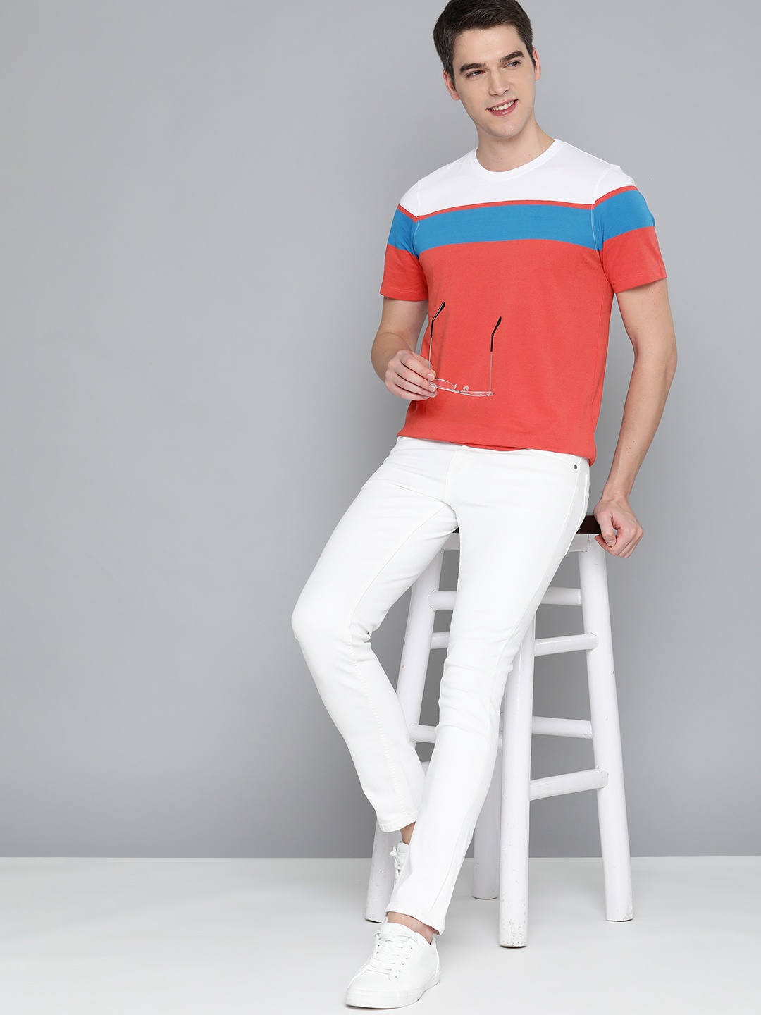 

Mast & Harbour Men Coral Red & White Striped T-shirt