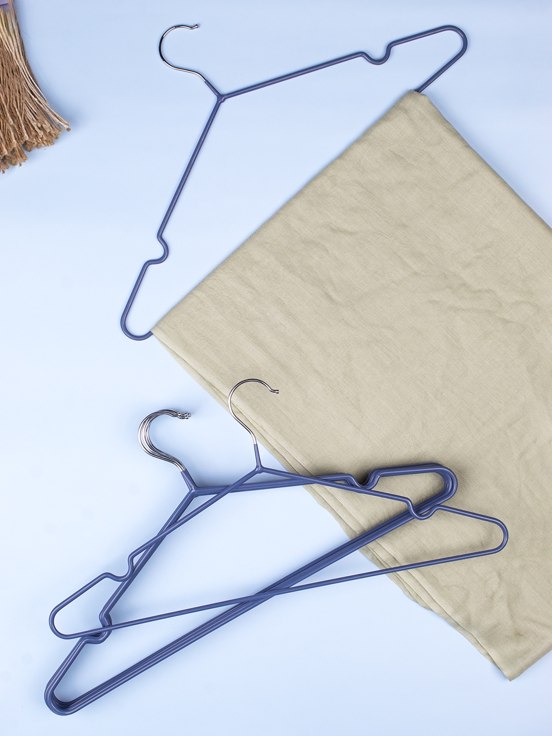 

MARKET99 Set Of 10 Blue Solid Hangers