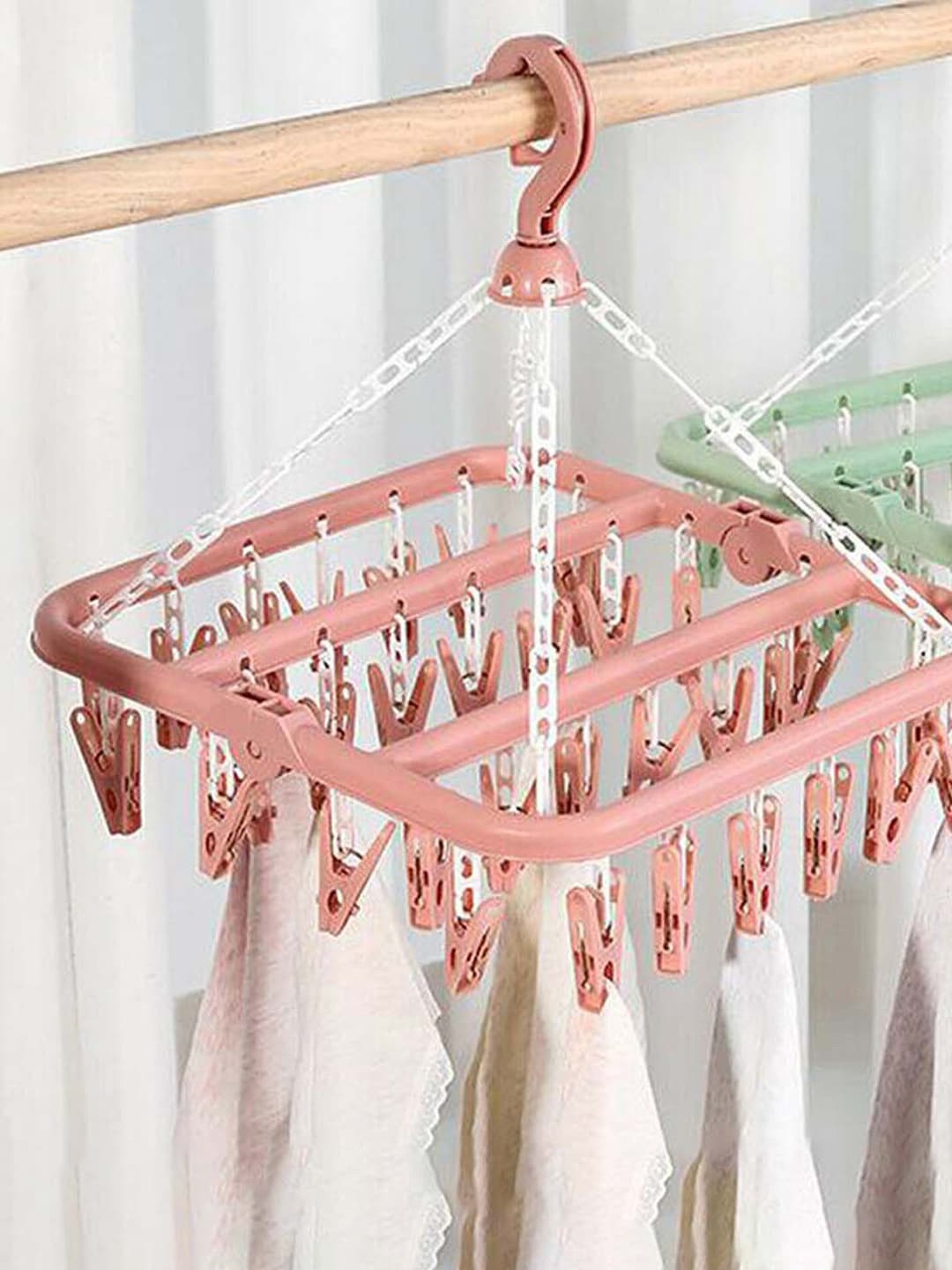 

MARKET99 Pink Solid Clip Hanger 30 Pegs