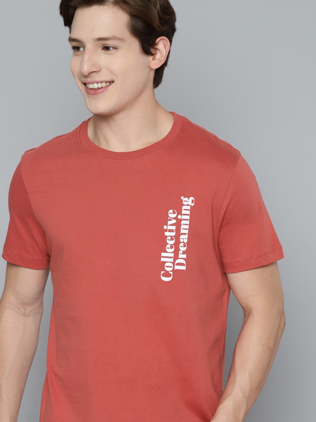 

Mast & Harbour Men Coral Red Typography Printed Pure Cotton T-shirt