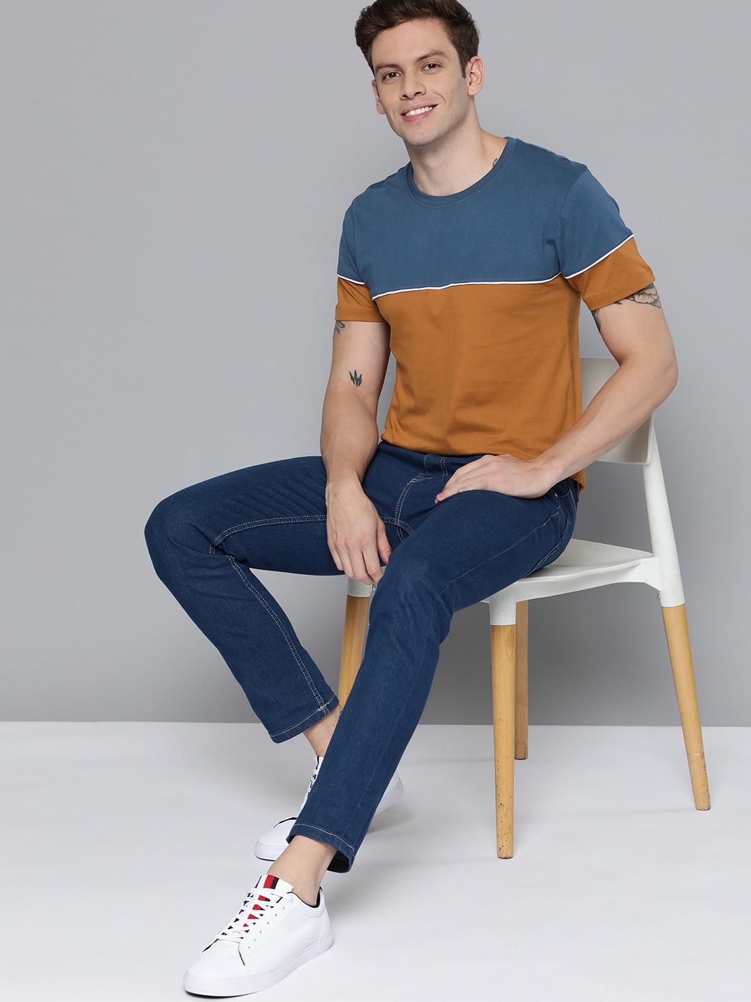 

Mast & Harbour Men Mustard Brown & Navy Blue Colourblocked Pure Cotton T-shirt