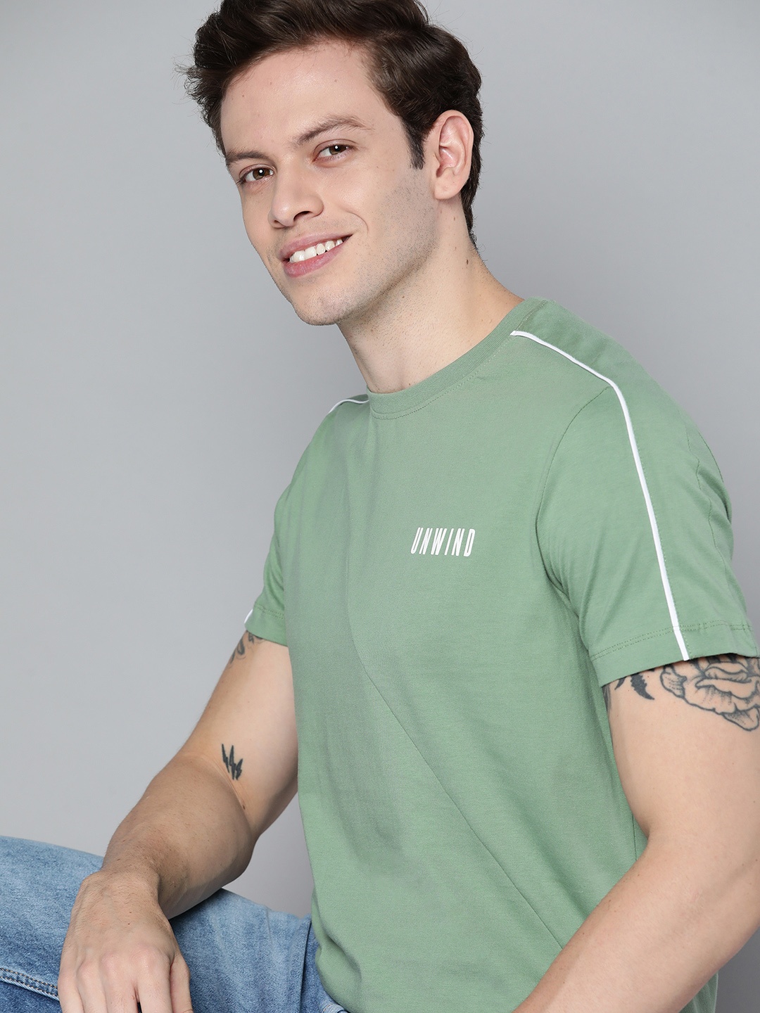 

Mast & Harbour Men Sage Green Pure Cotton T-shirt