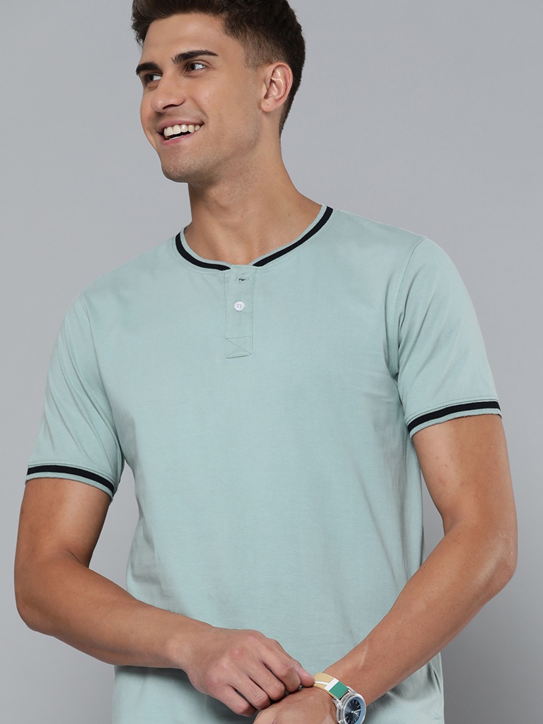 

Mast & Harbour Men Blue Pure Cotton Solid T-shirt