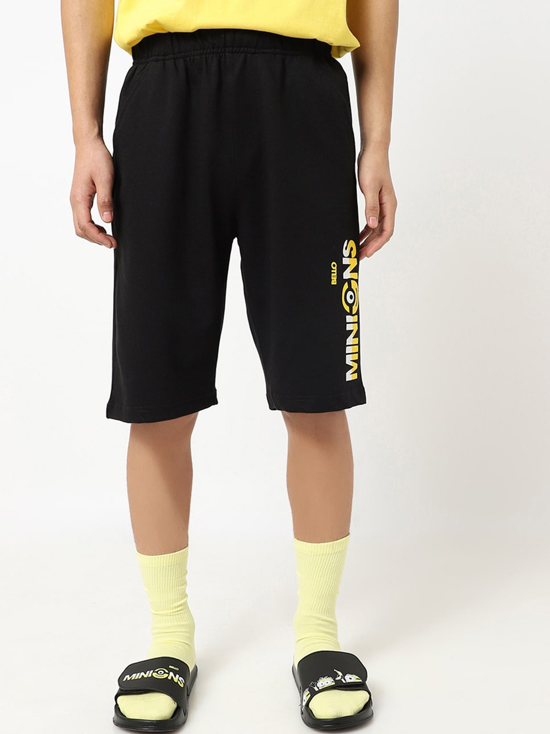 

Bewakoof Men Black Minions Printed Regular Cotton Shorts