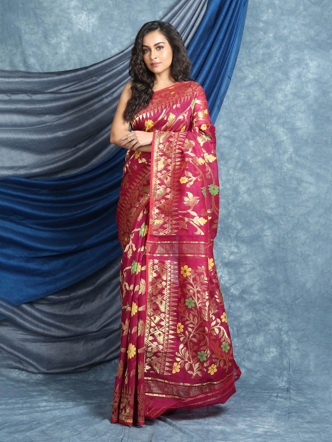 

Arhi Red & Gold-Toned Woven Design Zari Silk Cotton Jamdani Saree