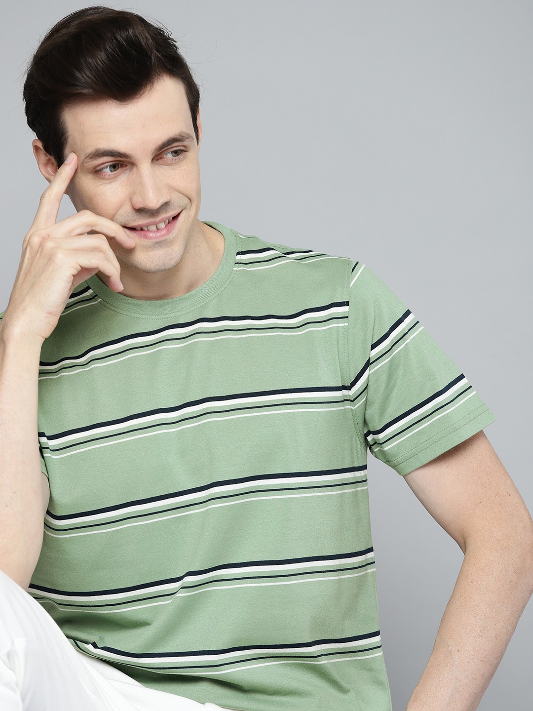 

Mast & Harbour Men Green & White Striped T-shirt
