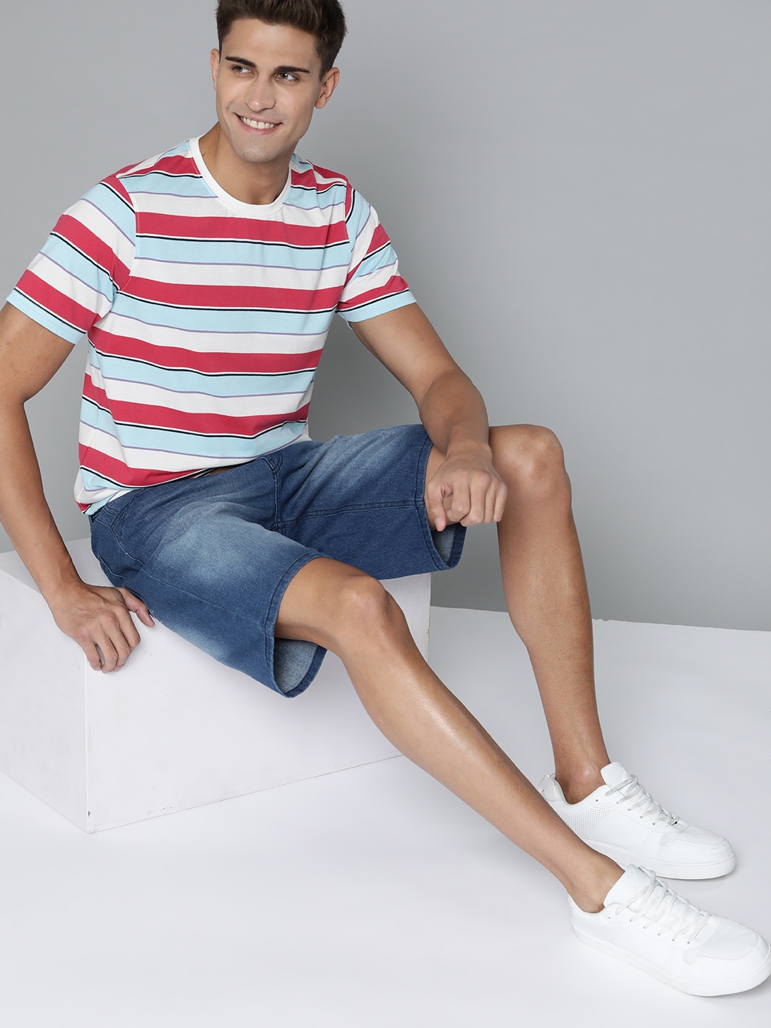 

Mast & Harbour Men Pink & White Striped T-shirt