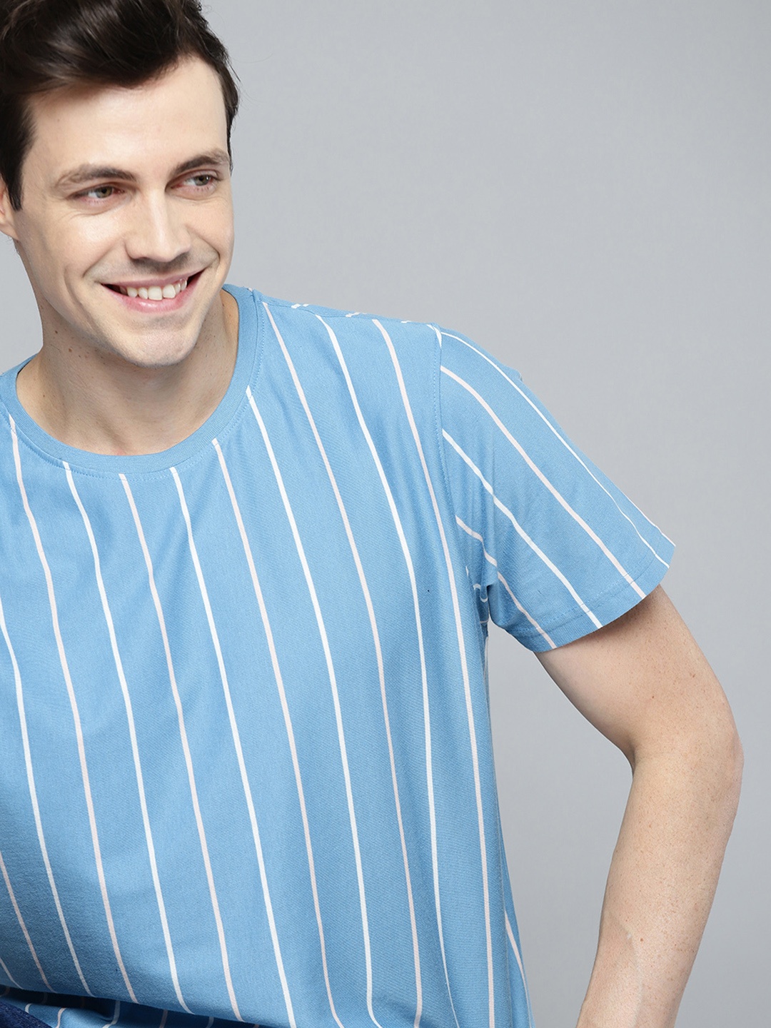 

Mast & Harbour Men Blue & White Striped T-shirt