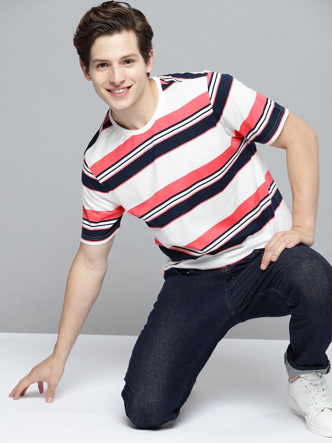

Mast & Harbour Men White & Pink Striped T-shirt