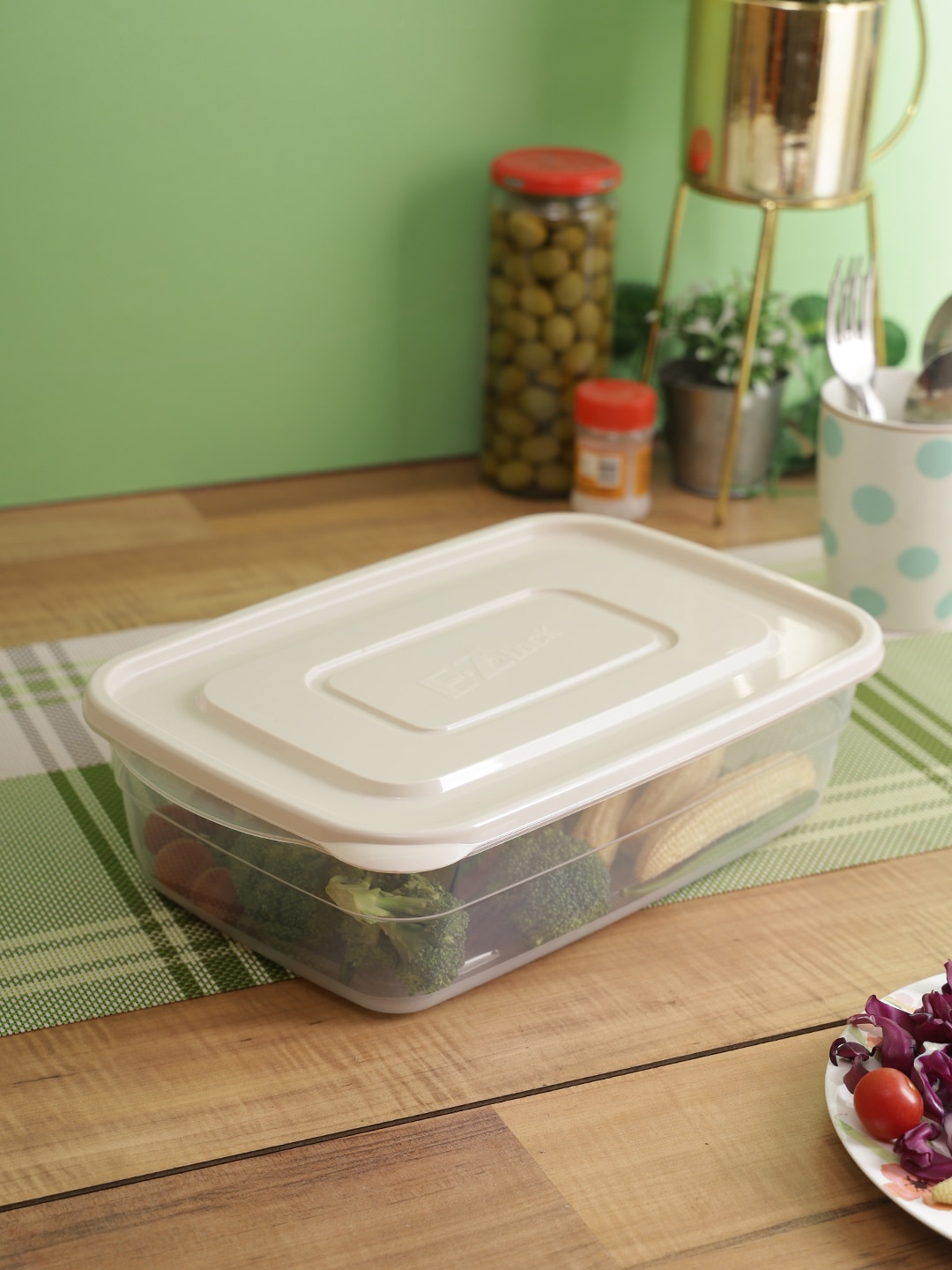 

Lock & Lock Transparent Plastic Airtight Food Storage Container With Leakproof Lid 2.7 L