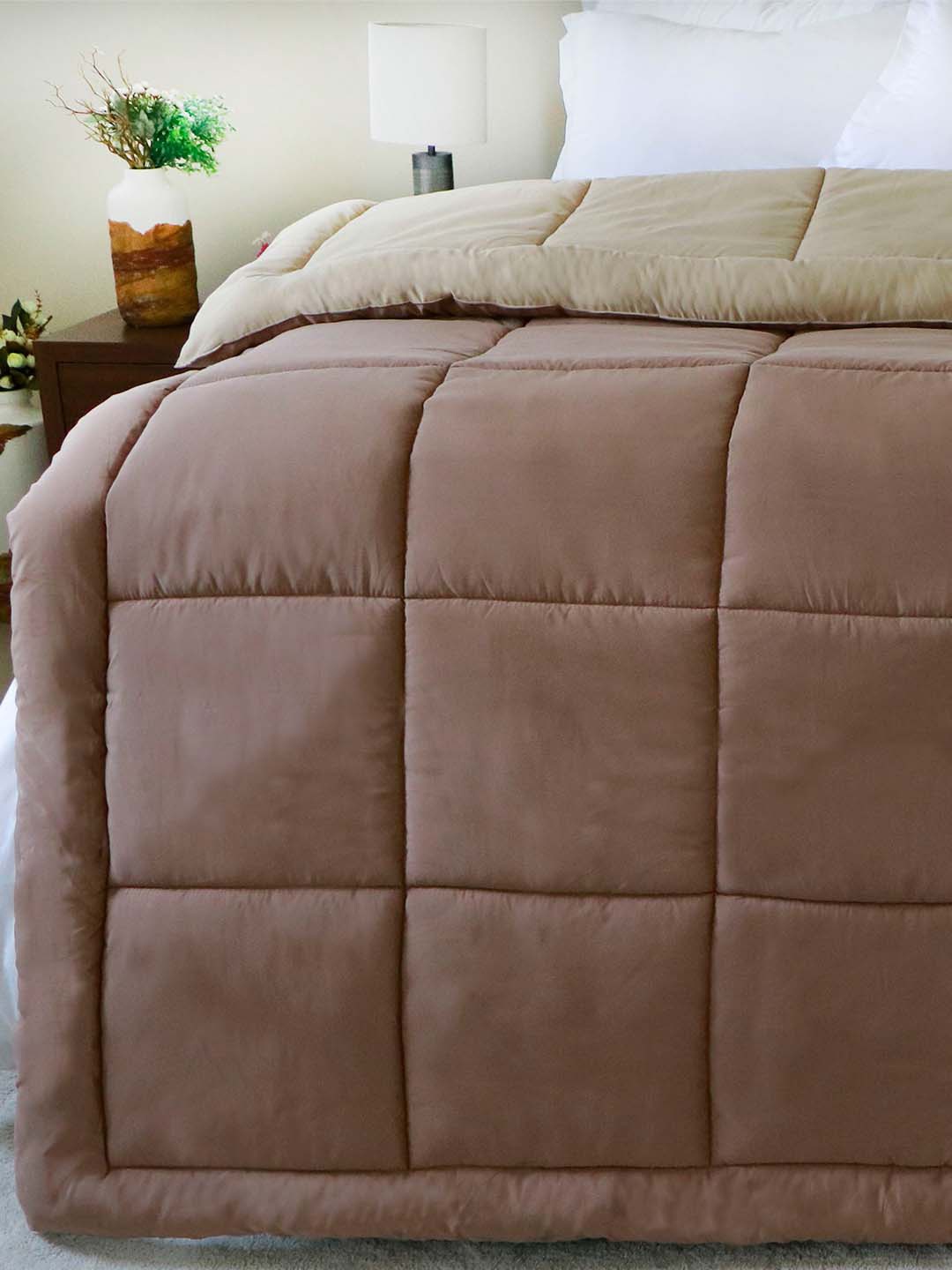 

MYTRIDENT 120 GSM Reversible Comfort Living Comforter, Beige