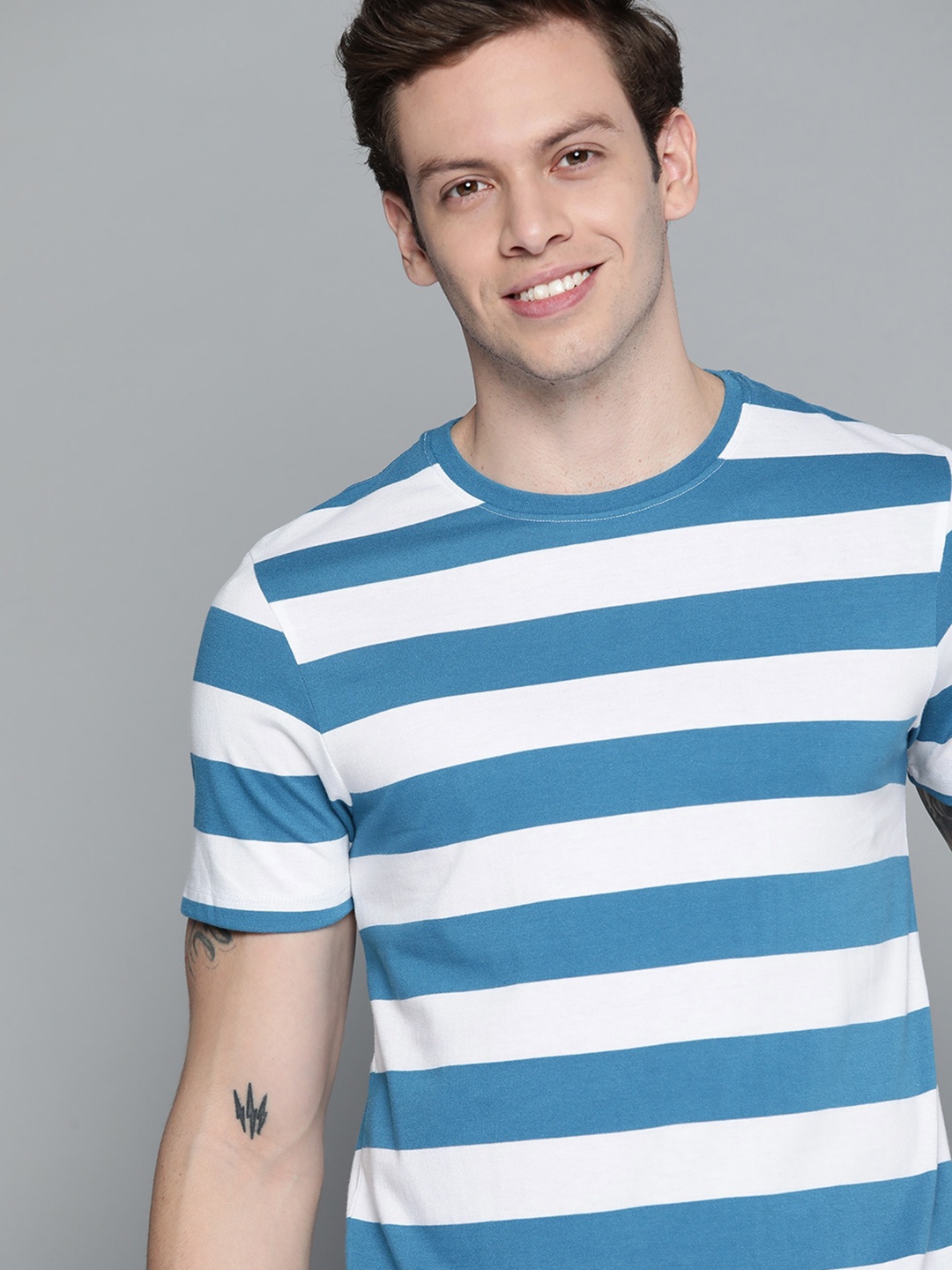 

Mast & Harbour Men Blue & White Striped T-shirt