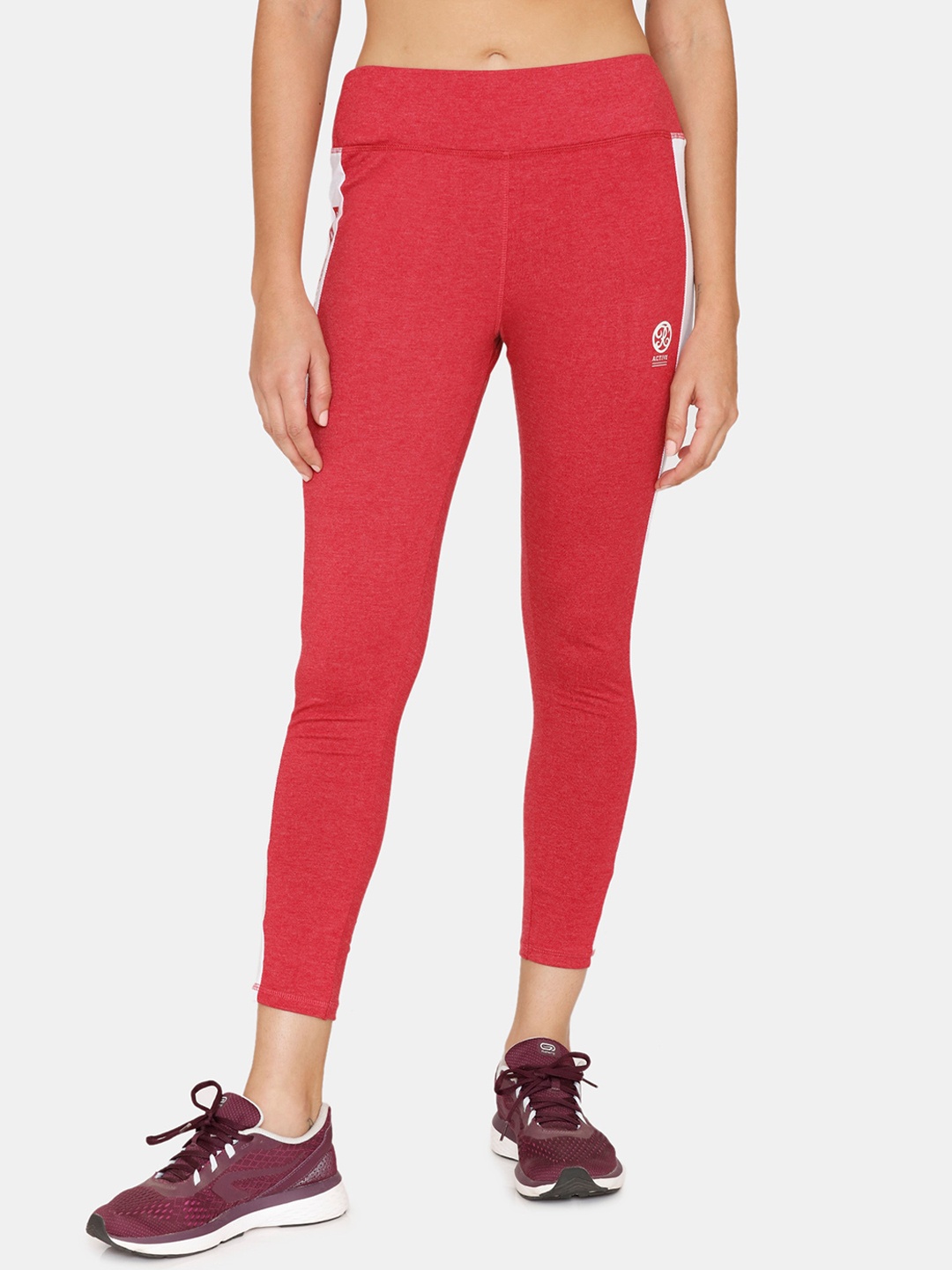 

Rosaline by Zivame Women Red Solid Cropped Sports Tights