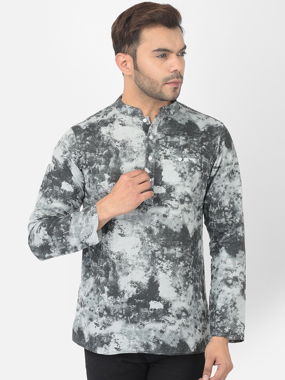 

DEYANN Men Silver-Toned Dyed Pathani Kurta