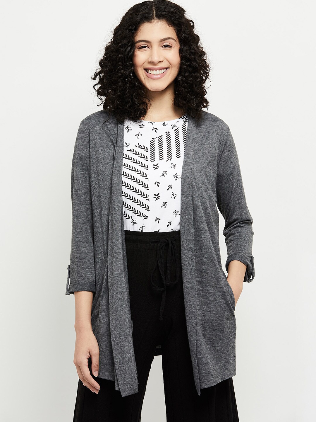 

max Women Grey Solid Longline Shrug