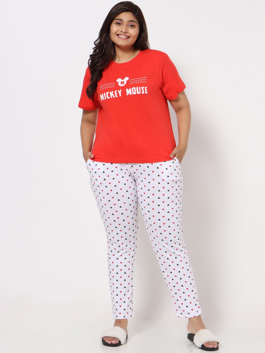 

Bewakoof Plus Women Red & White Printed Night suit