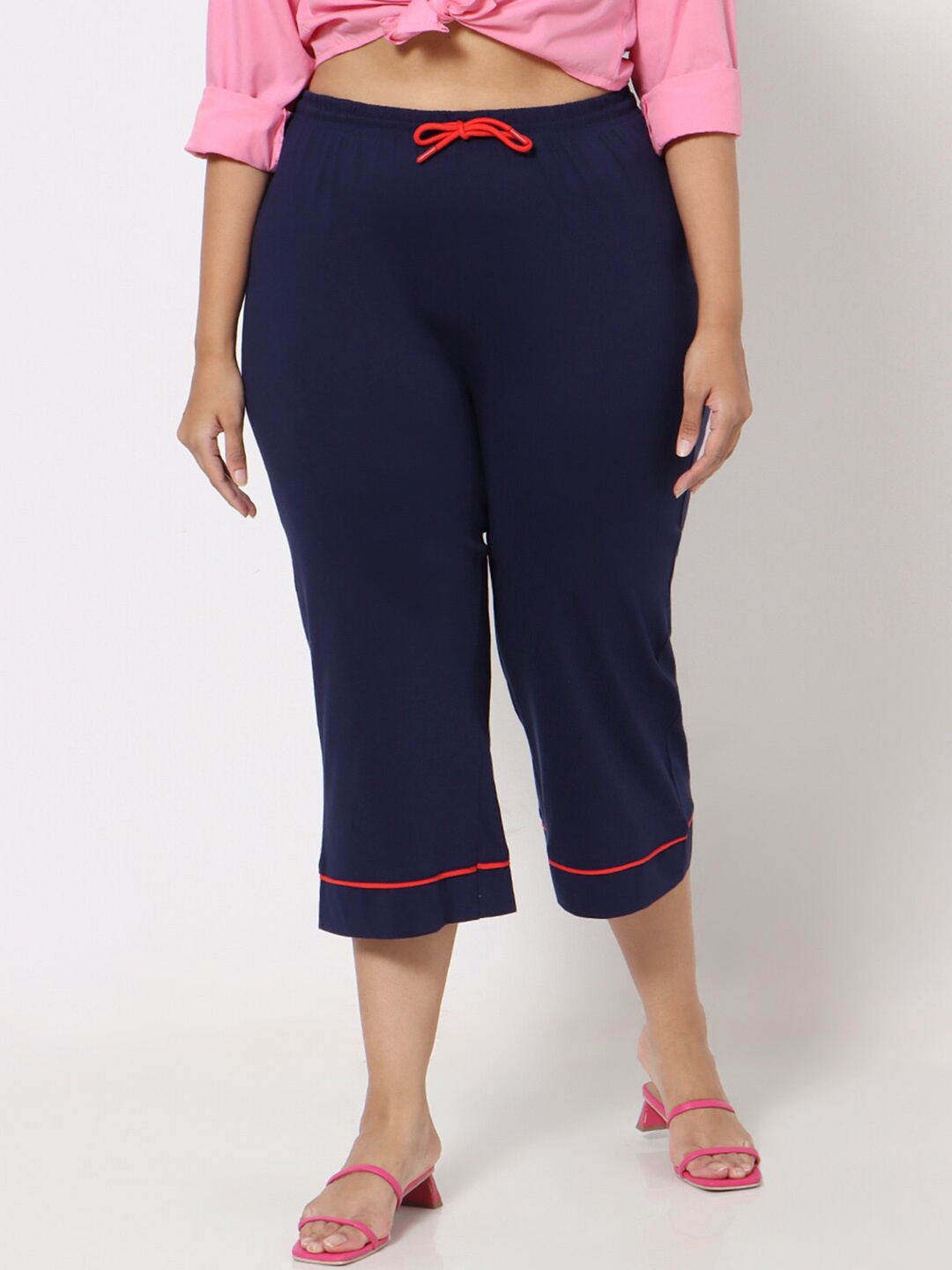 

Bewakoof Plus Women Blue & Red Cropped Palazzos