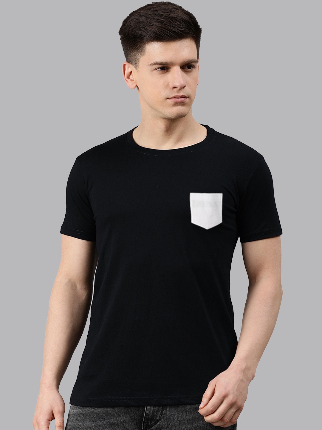 

UNSULLY Men Black Solid Cotton T-shirt