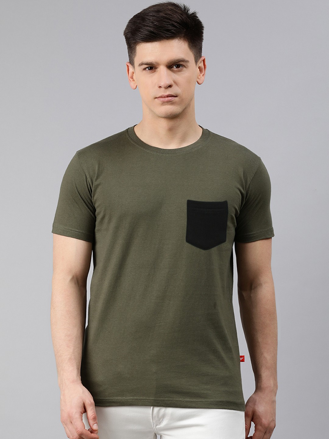 

UNSULLY Men Olive Green Cotton T-shirt