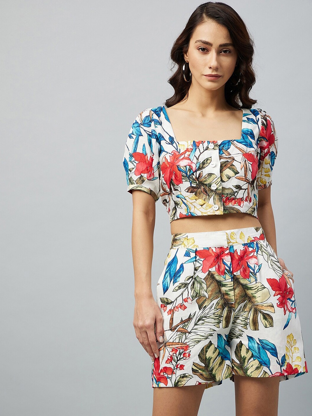 

DELAN Multi-Coloured Printed Crop Top with Shorts