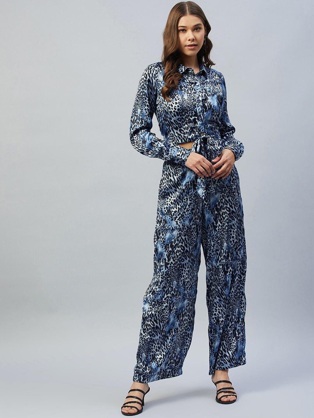 

DELAN Women Blue & Black Printed Top & Trousers