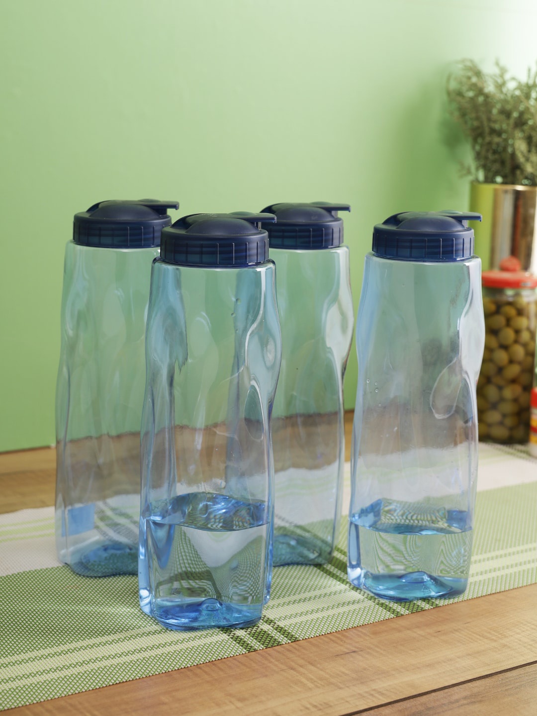 

Lock & Lock Set Of 4 Transparent Solid Water Bottles With Lid