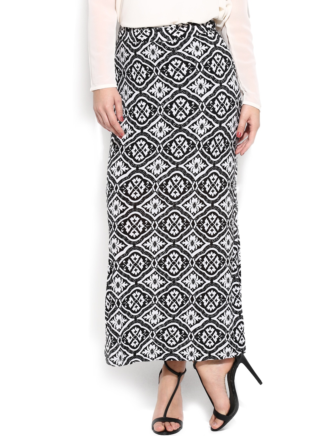

Campus Sutra Black & White Printed Maxi Skirt