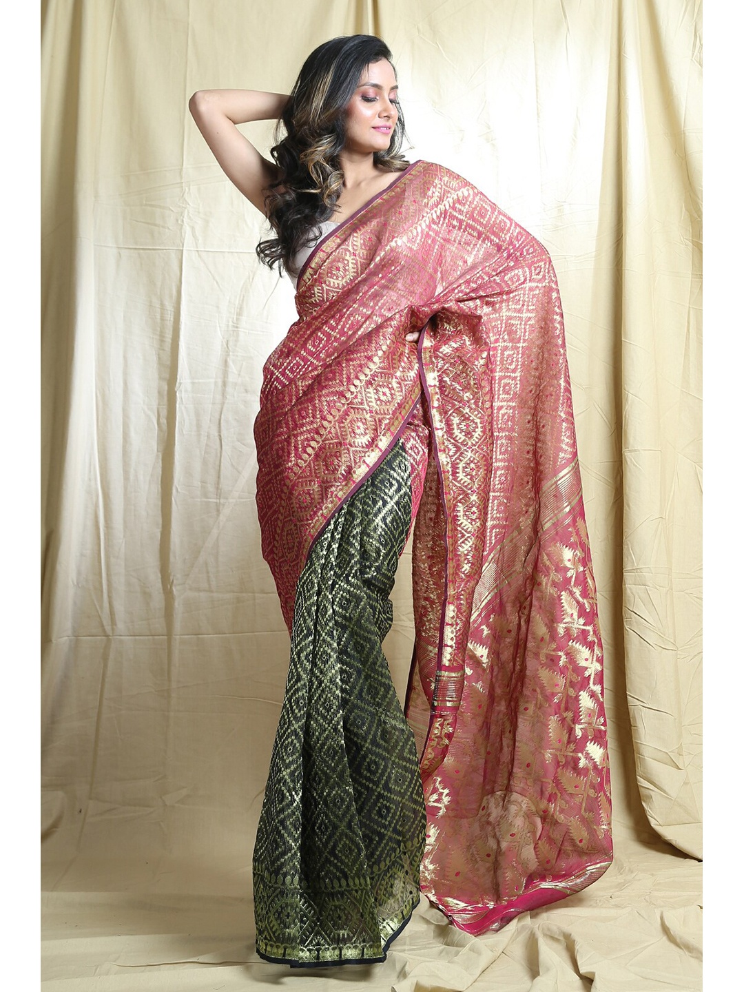 

Arhi Red Woven Design Silk Cotton Saree