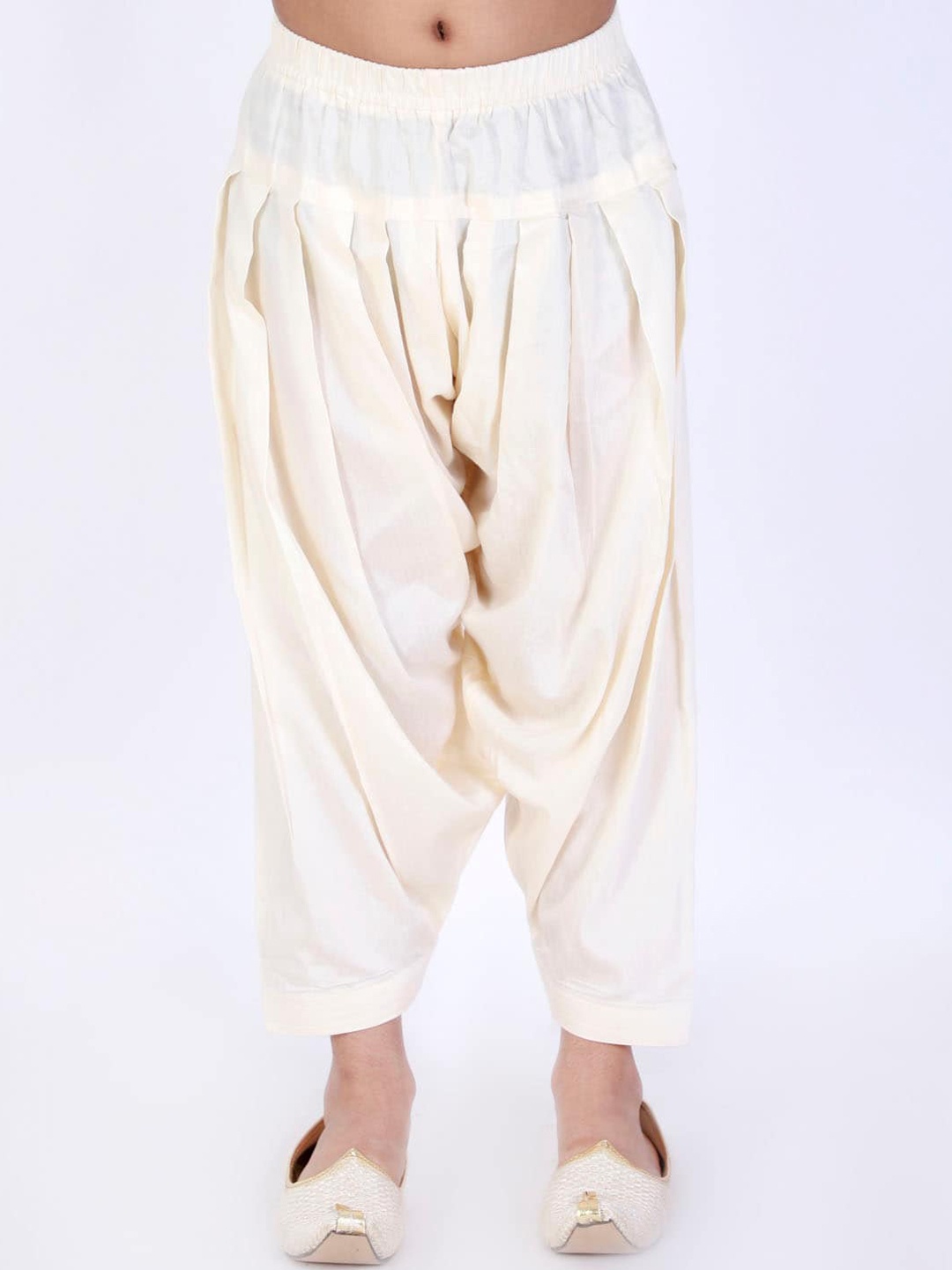 

VASTRAMAY Boys Cream-Coloured Solid Patiala