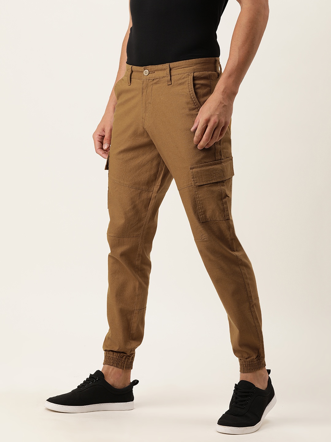 

IVOC Men Brown Slim Fit Pure Cotton Cargo Joggers, Beige