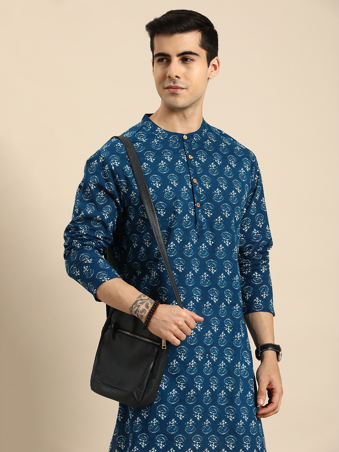 

Anouk Men Blue & White Printed Pure Cotton Kurta with Pyjamas