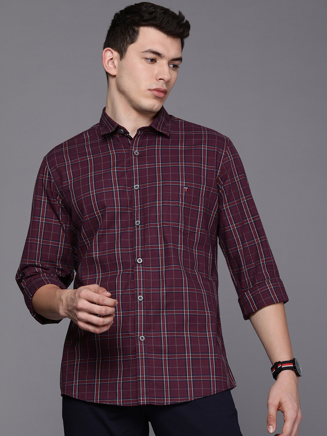 

Louis Philippe Sport Men Purple & Navy Blue Slim Checked Pure Cotton Casual Shirt, Burgundy