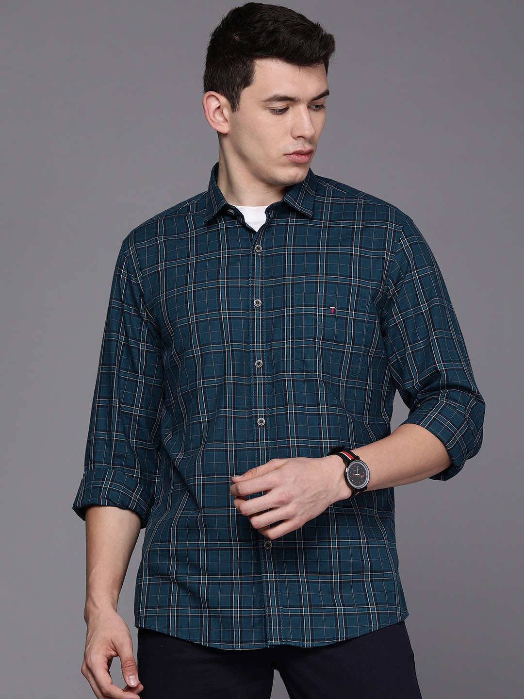 

Louis Philippe Sport Men Navy Blue & White Slim Fit Tartan Checks Pure Cotton Casual Shirt