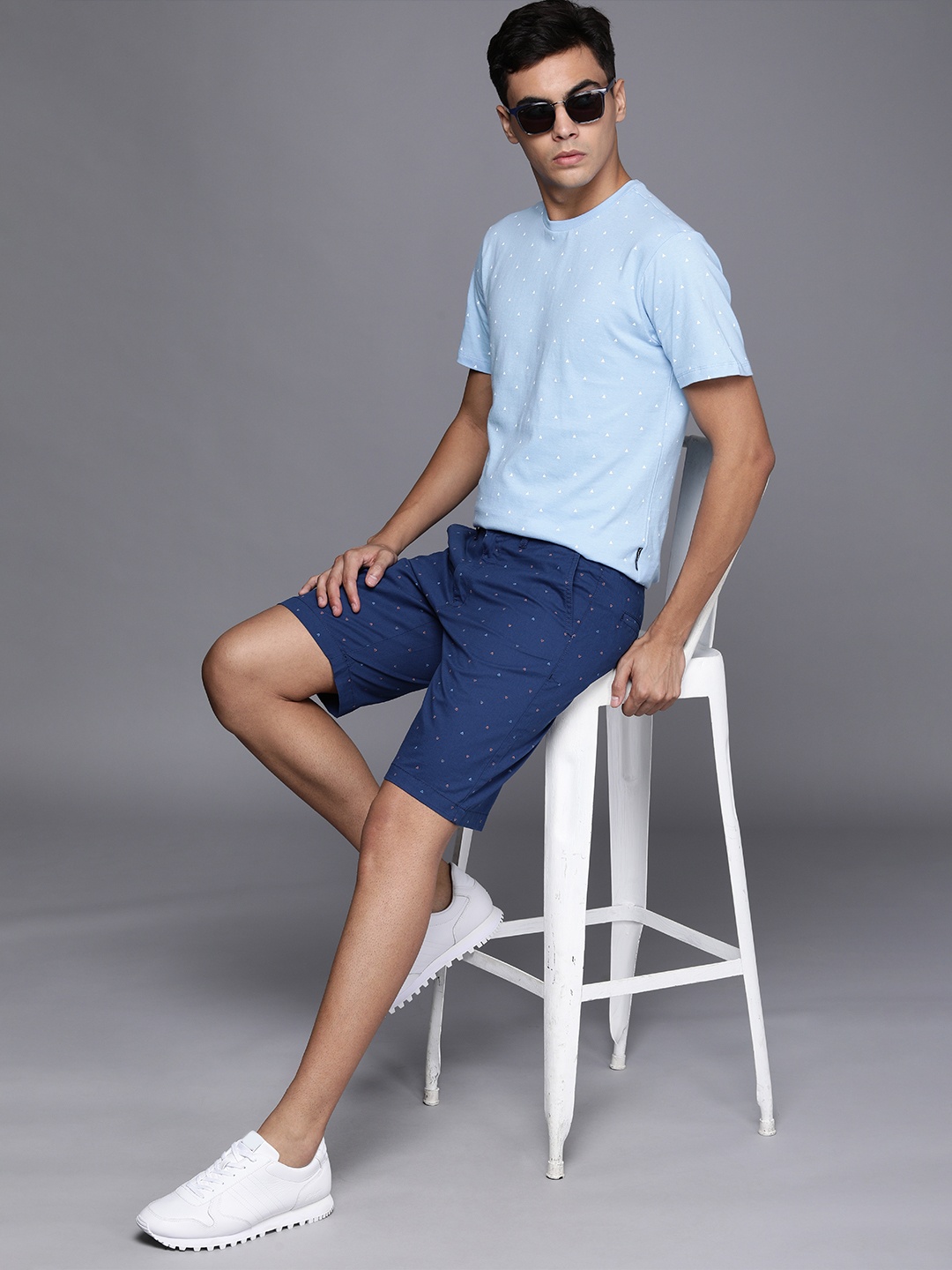 

Louis Philippe Sport Men Blue Printed Slim Fit Shorts