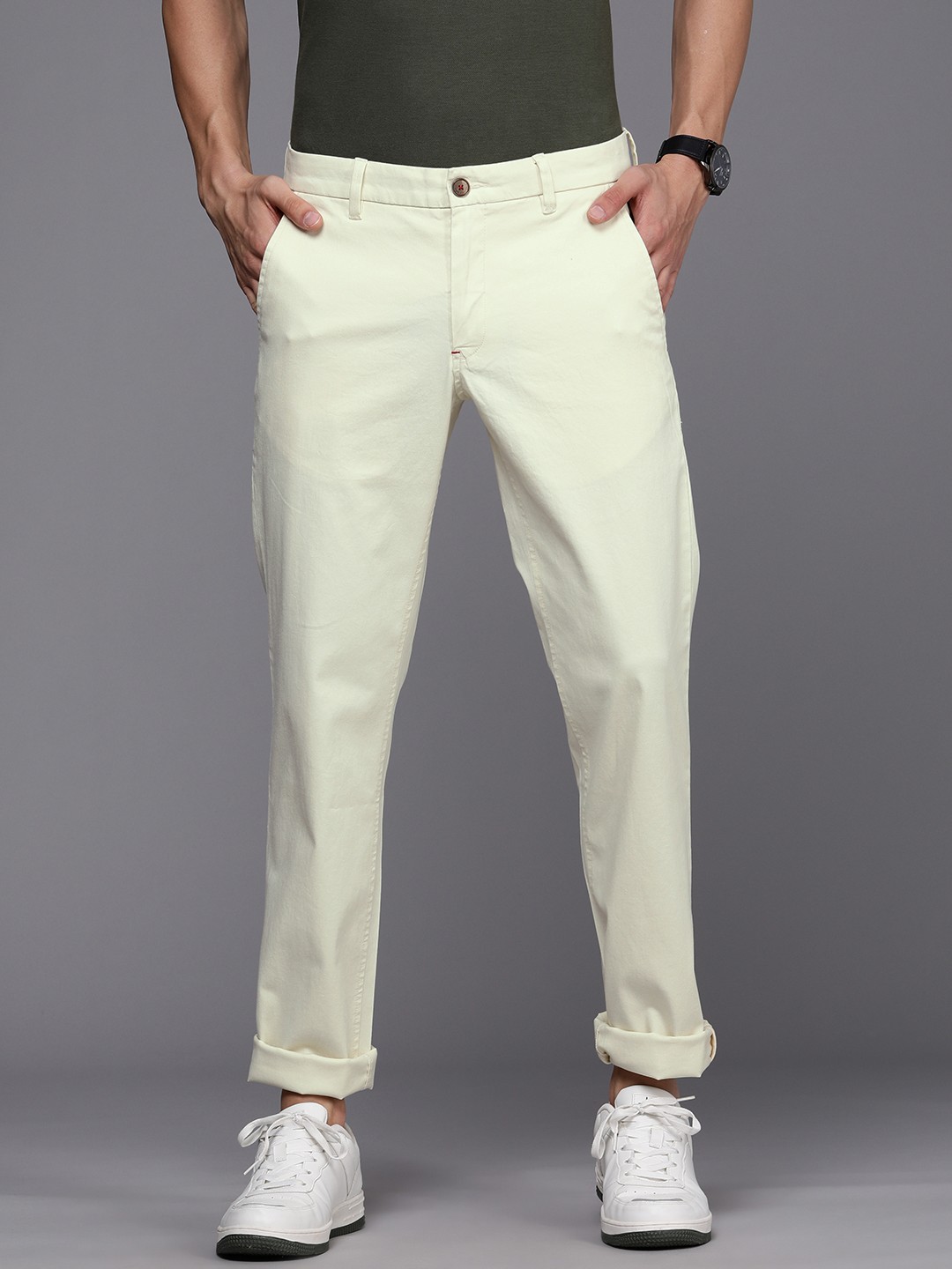 

Louis Philippe Sport Men Off White Solid MId Rise Slim Fit Trousers