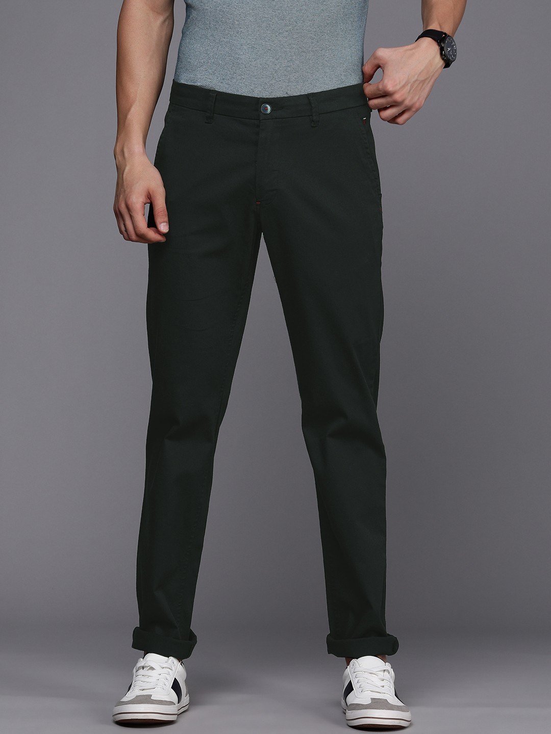 

Louis Philippe Sport Men Black Solid Slim Fit Trousers