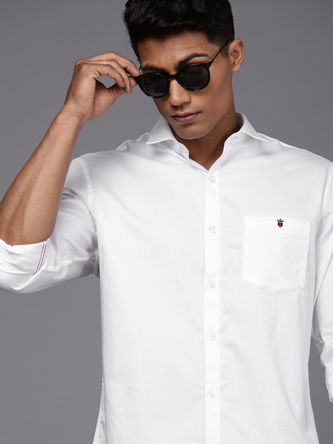 

Louis Philippe Jeans Men White Solid Slim Fit Casual Pure Cotton Shirt