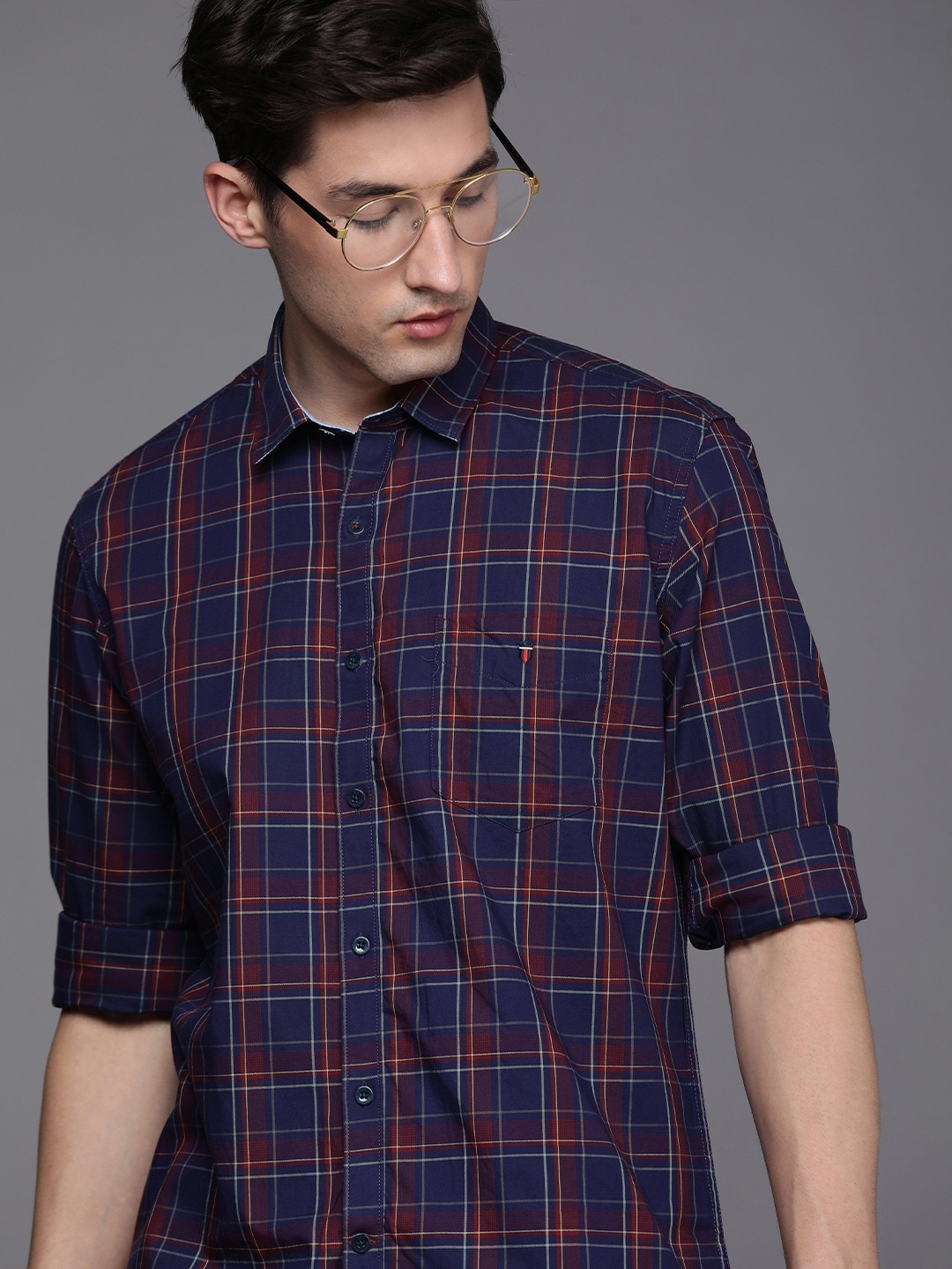 

Louis Philippe Sport Men Navy Blue & Maroon Slim Fit Checked Pure Cotton Casual Shirt