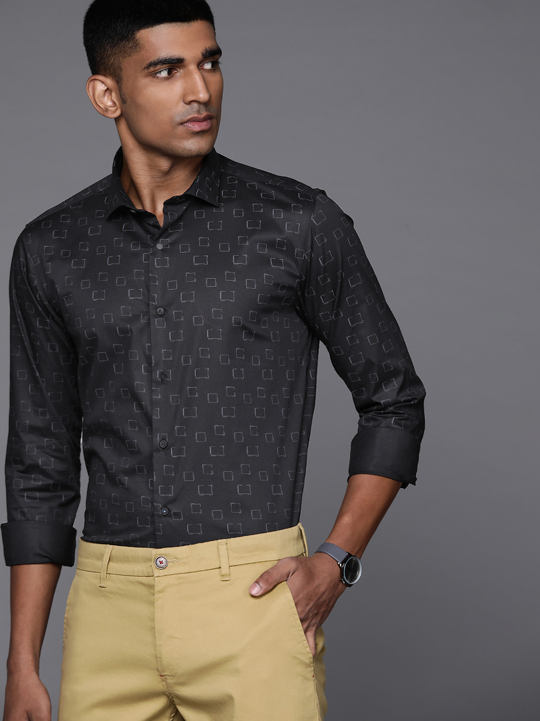 

Louis Philippe Sport Men Black Slim Fit Geometric Printed Shirt