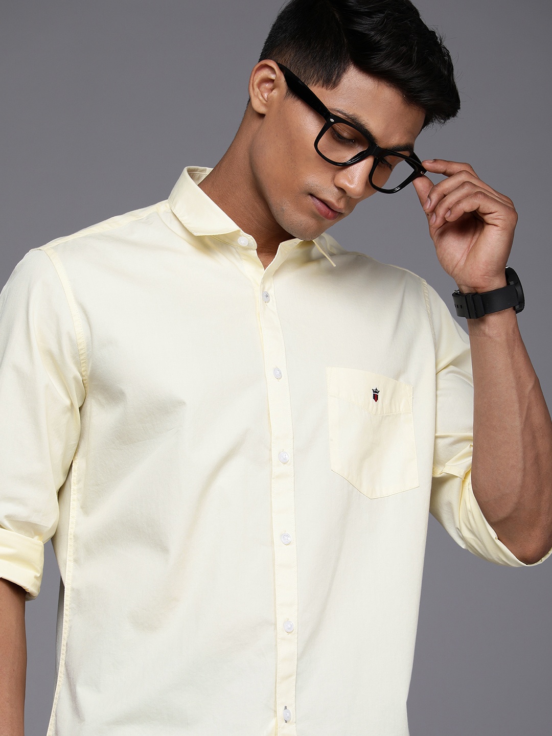 

Louis Philippe Sport Men Yellow Solid Pure Cotton Slim Fit Casual Shirt