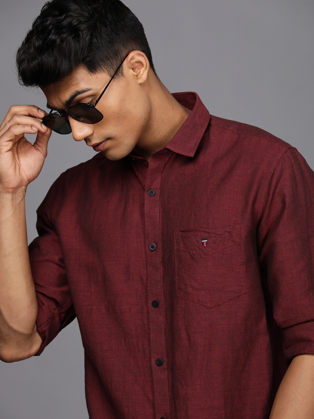 

Louis Philippe Sport Men Maroon Solid Slim Fit Casual Shirt