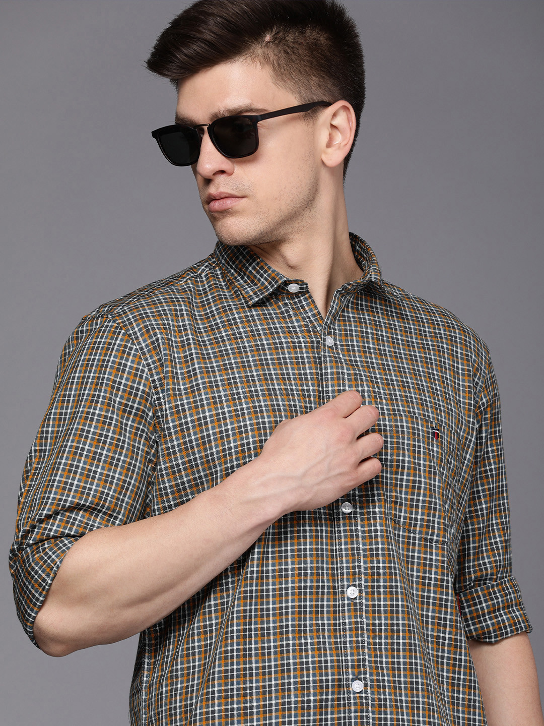 

Louis Philippe Jeans Men Green Slim Fit Checked Pure Cotton Casual Shirt