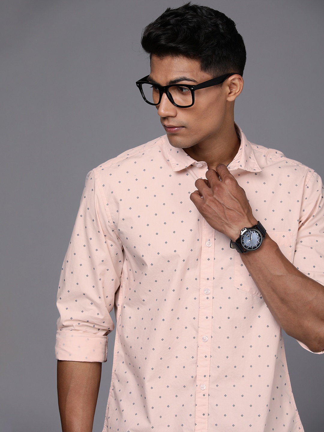 

Louis Philippe Jeans Men Peach & Black Slim Fit Printed Casual Pure Cotton Shirt
