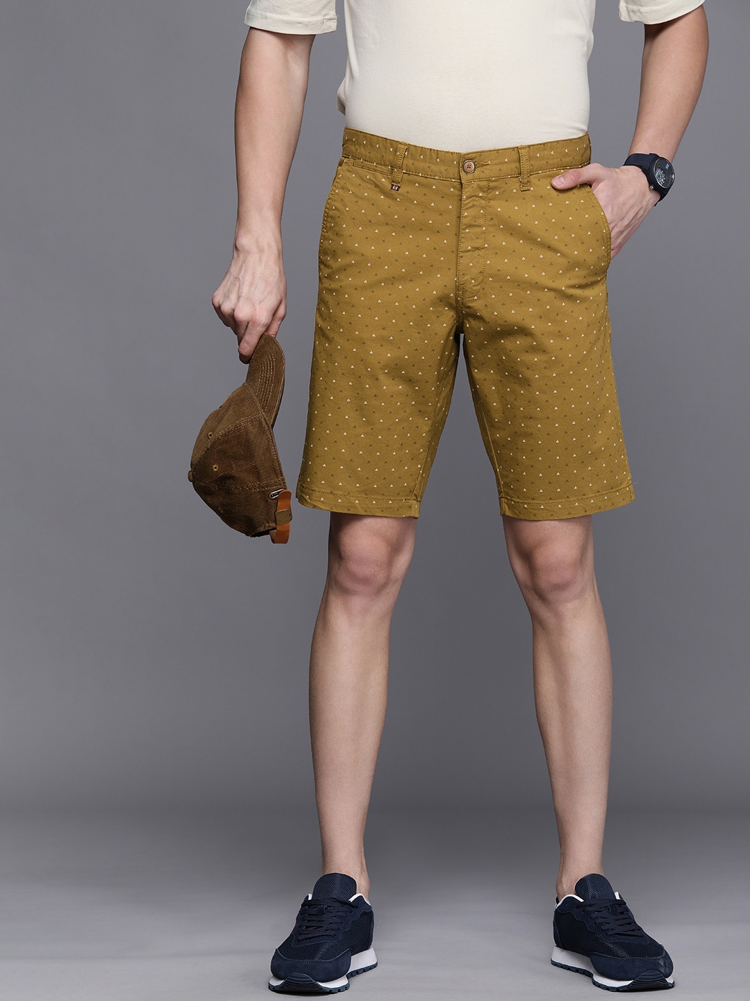 

Louis Philippe Sport Men brown Geometric print Slim Fit Chinos Shorts