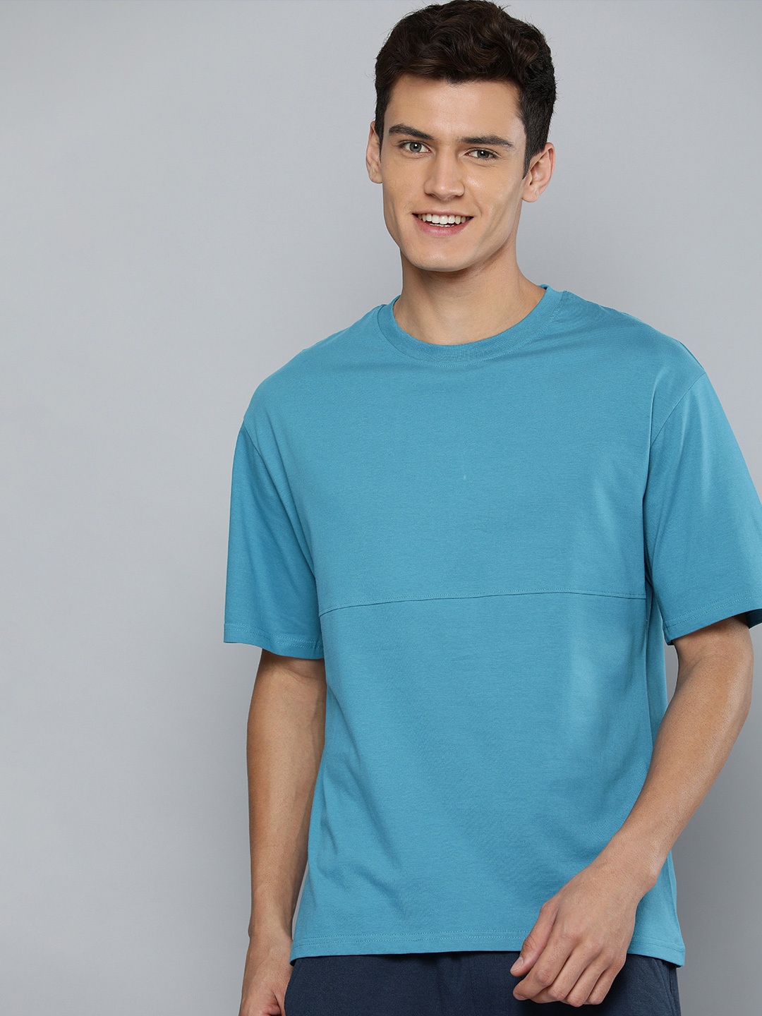

M&H Easy Men Blue Solid Pure Cotton Extended Sleeves T-shirt