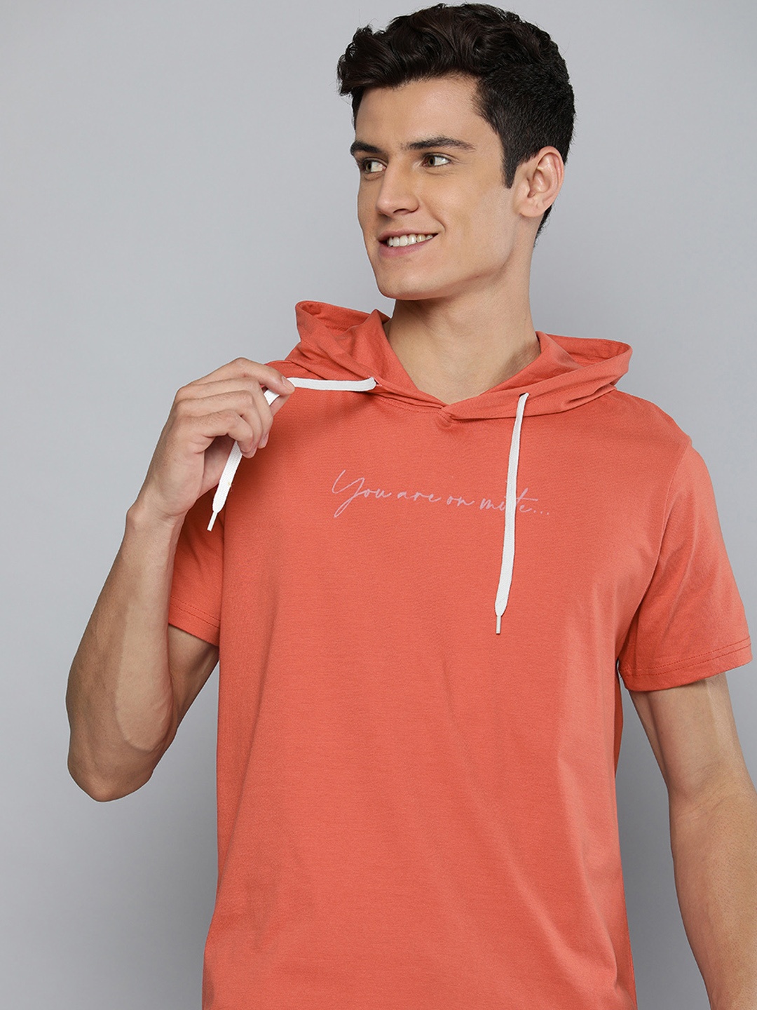 

M&H Easy Men Red Solid Pure Cotton Hooded T-shirt