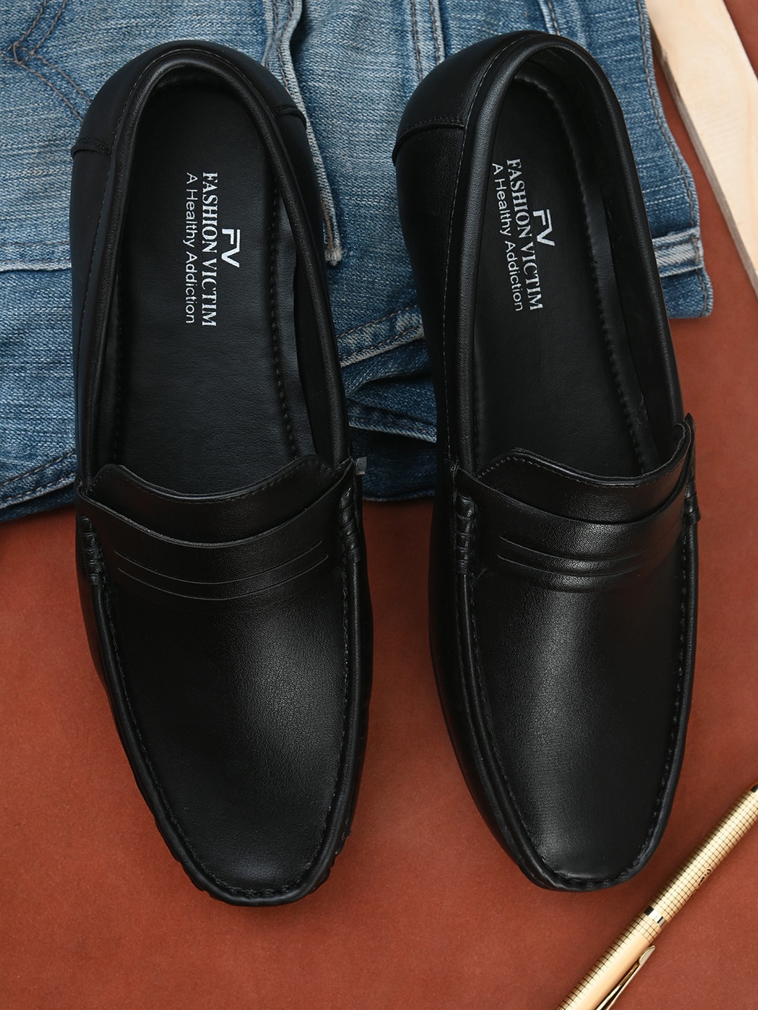 

Fashion Victim Men Black Loafers