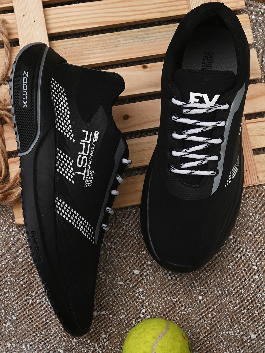 

Fashion Victim Men Black & White Printed Sneakers
