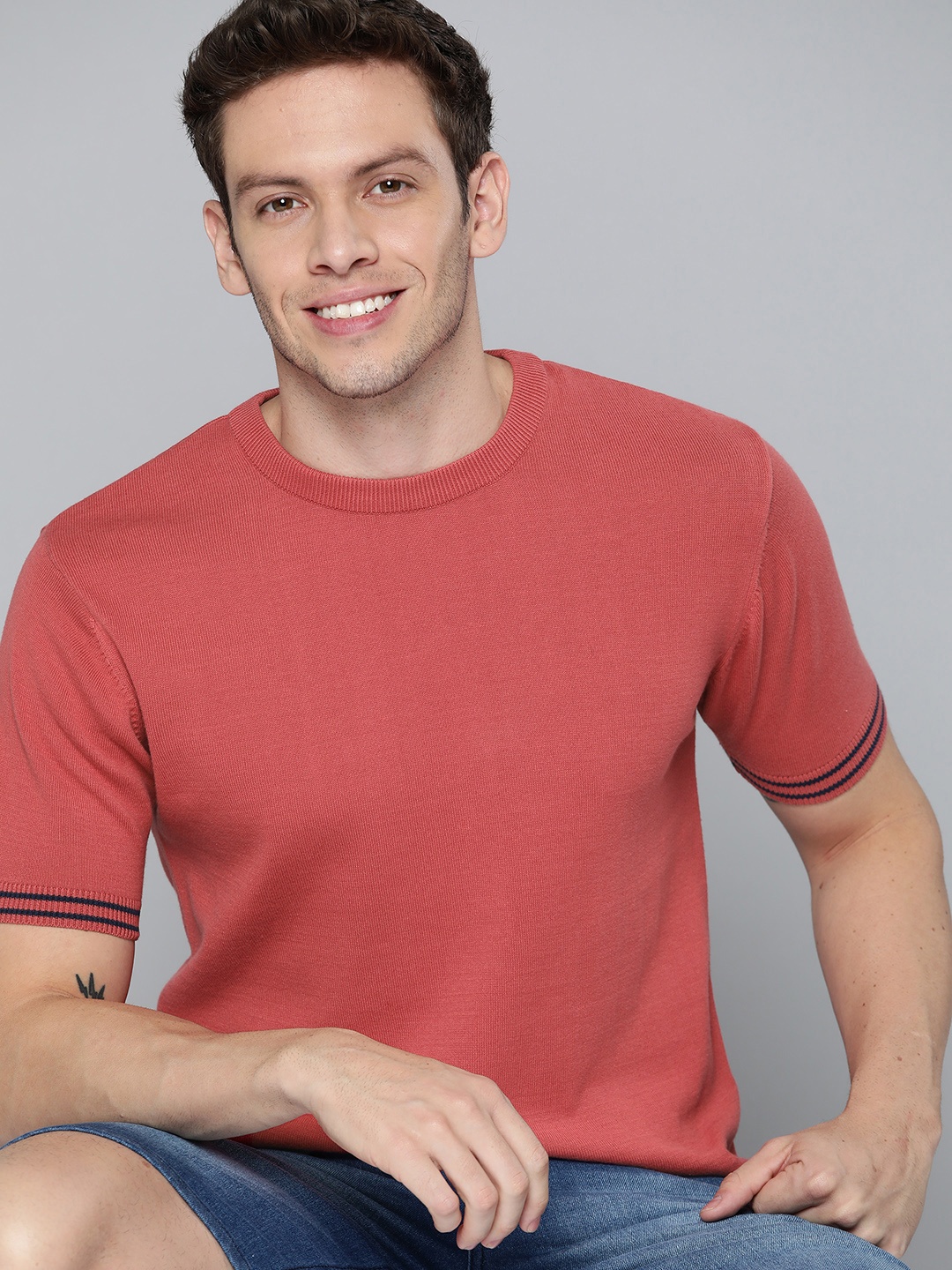 

Mast & Harbour Men Coral Red Solid Pure Cotton T-shirt