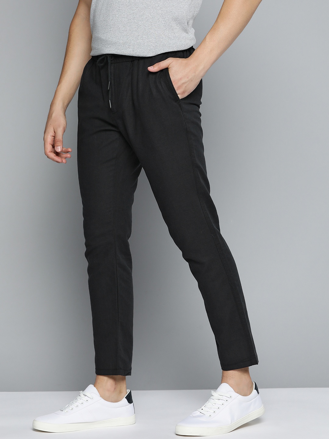 

Mast & Harbour Men Black Solid Regular Trousers